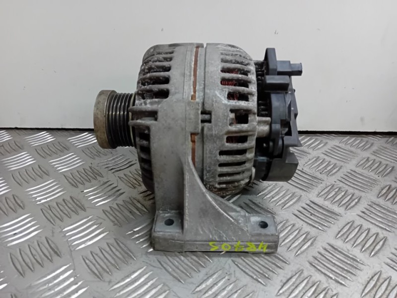 Recambio de alternador para volvo v40 familiar 1.8 16v referencia OEM IAM 0124525029  