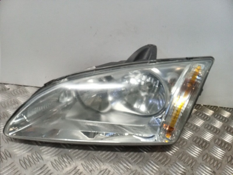 Recambio de faro izquierdo para ford focus berlina (cap) titanium referencia OEM IAM   