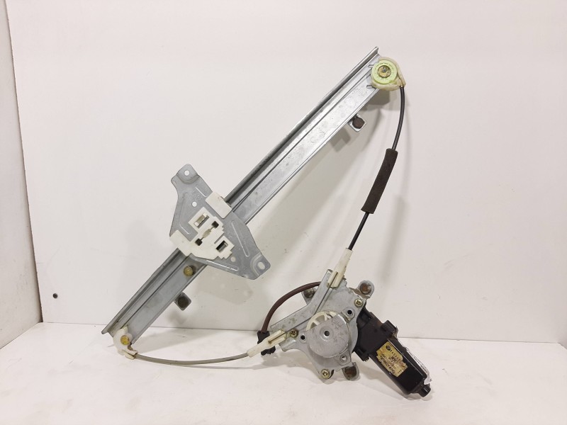 Recambio de elevalunas trasero derecho para daewoo nubira berlina se referencia OEM IAM 94566243  