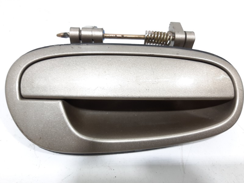 Recambio de maneta exterior trasera derecha para daewoo nubira berlina se referencia OEM IAM  ORO 