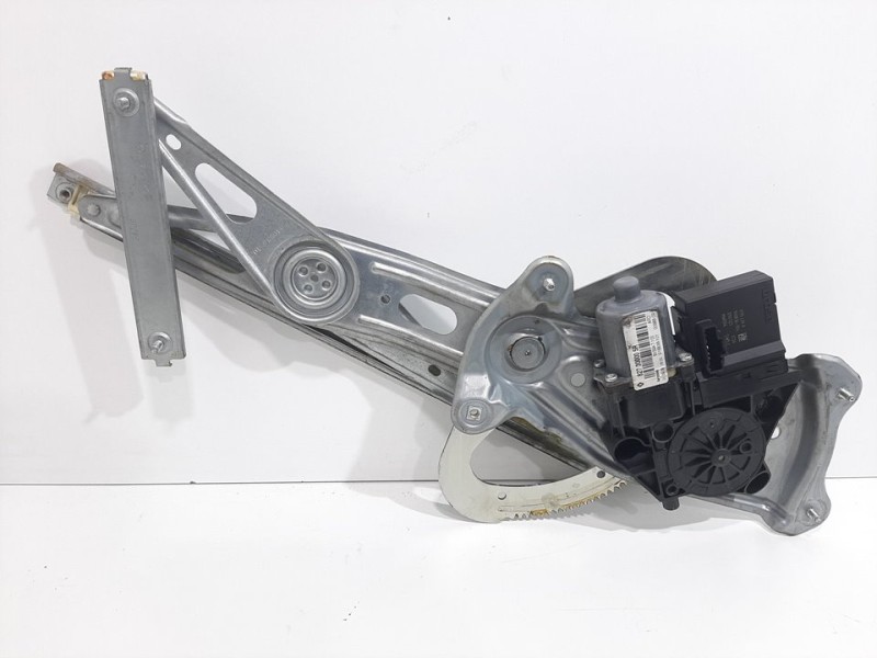 Recambio de elevalunas trasero derecho para renault scenic iii dynamique referencia OEM IAM 827300005R 966415102 