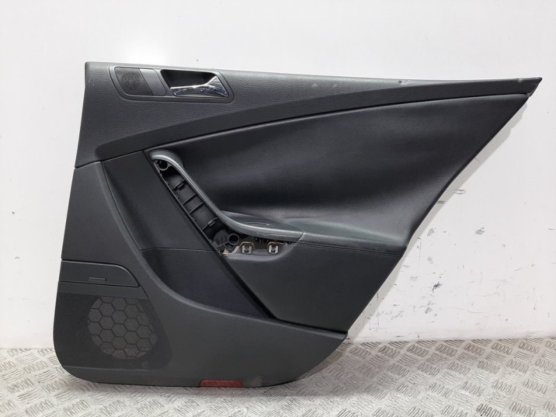 Recambio de guarnecido puerta trasera derecha para volkswagen passat berlina (3c2) edition plus referencia OEM IAM 3C5867212  