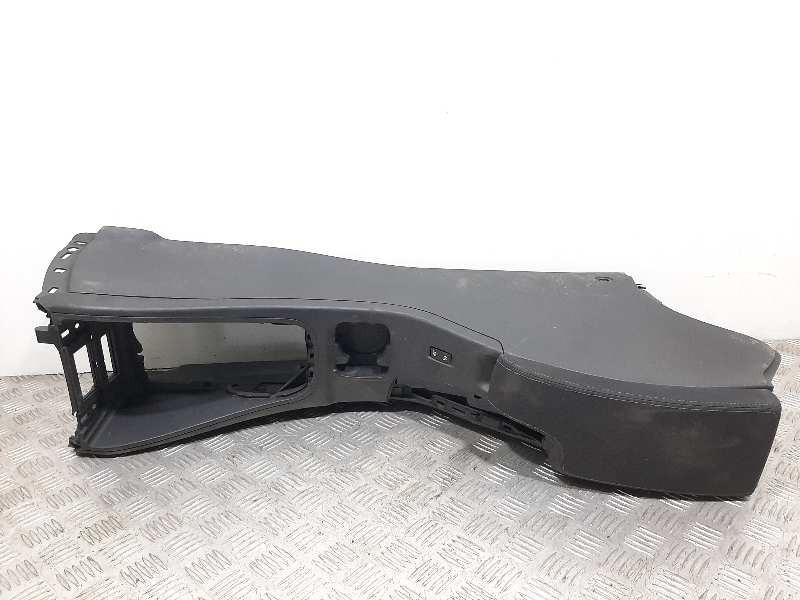 Recambio de apoyabrazos central para renault megane iii berlina 5 p dynamique referencia OEM IAM 969100026R  
