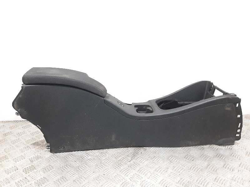 Recambio de apoyabrazos central para renault megane iii berlina 5 p dynamique referencia OEM IAM 969100026R  