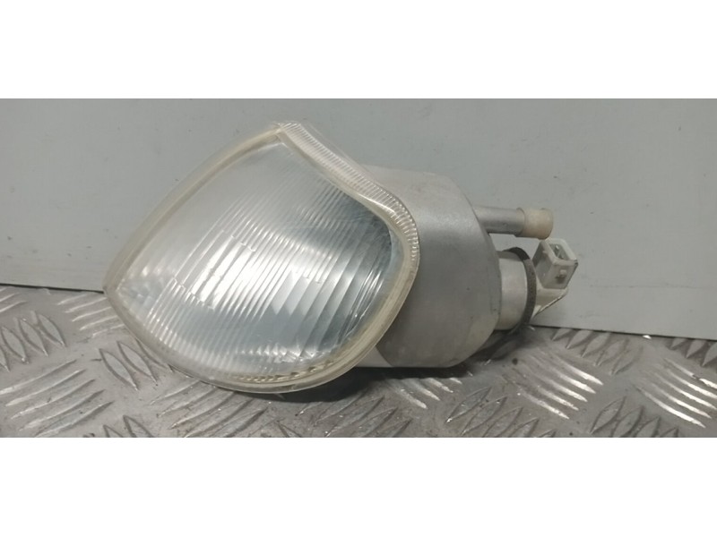 Recambio de piloto delantero izquierdo para citroën saxo 1.4 sx referencia OEM IAM   