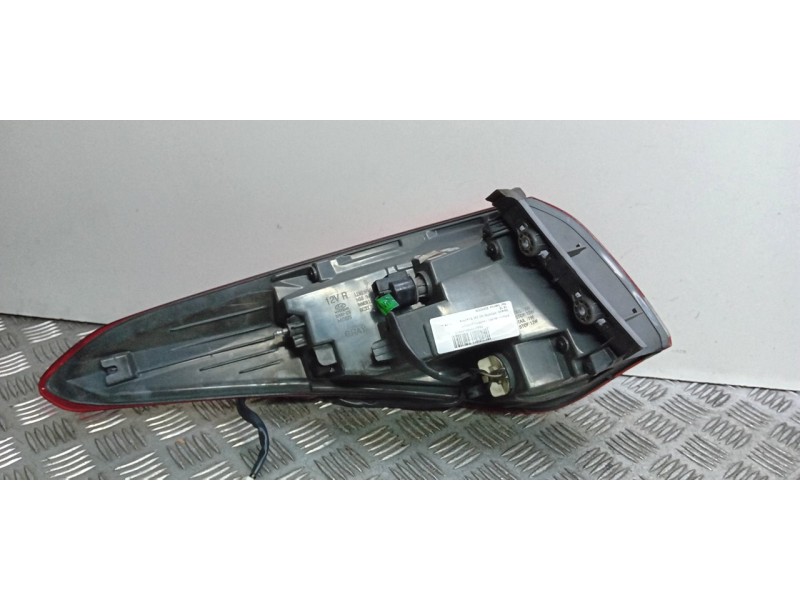 Recambio de piloto trasero derecho para hyundai i40 cab bluedrive referencia OEM IAM 924023Z6  