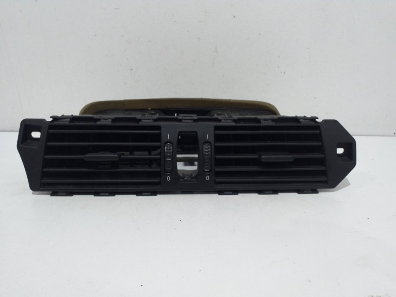 Recambio de rejilla aireadora central para bmw serie 5 berlina (e60) 530d referencia OEM IAM  6910734 