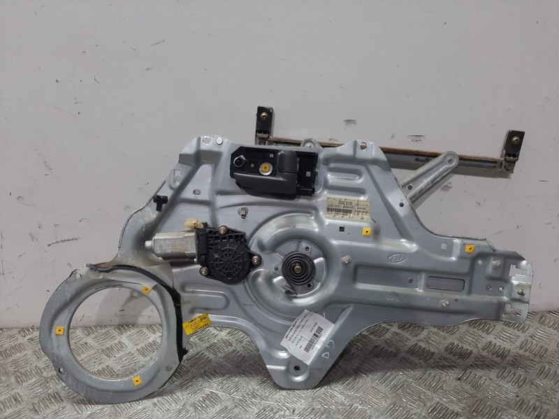 Recambio de elevalunas delantero derecho para kia cerato 1.6 lx familiar (5-ptas.) referencia OEM IAM 824802F020  