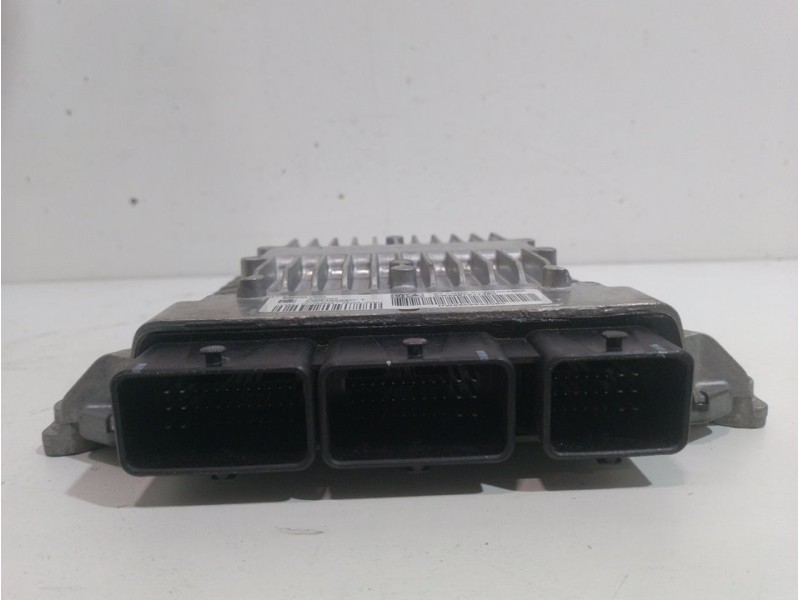 Recambio de centralita motor uce para peugeot 407 st sport referencia OEM IAM 5WS40264DT  