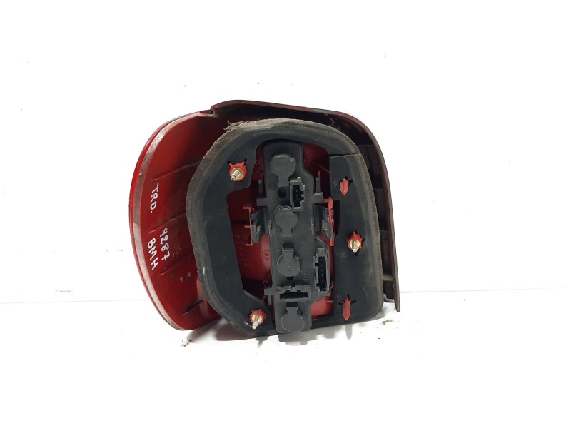 Recambio de piloto trasero derecho para volkswagen polo berlina (6n2) trendline referencia OEM IAM 6N0945096H  