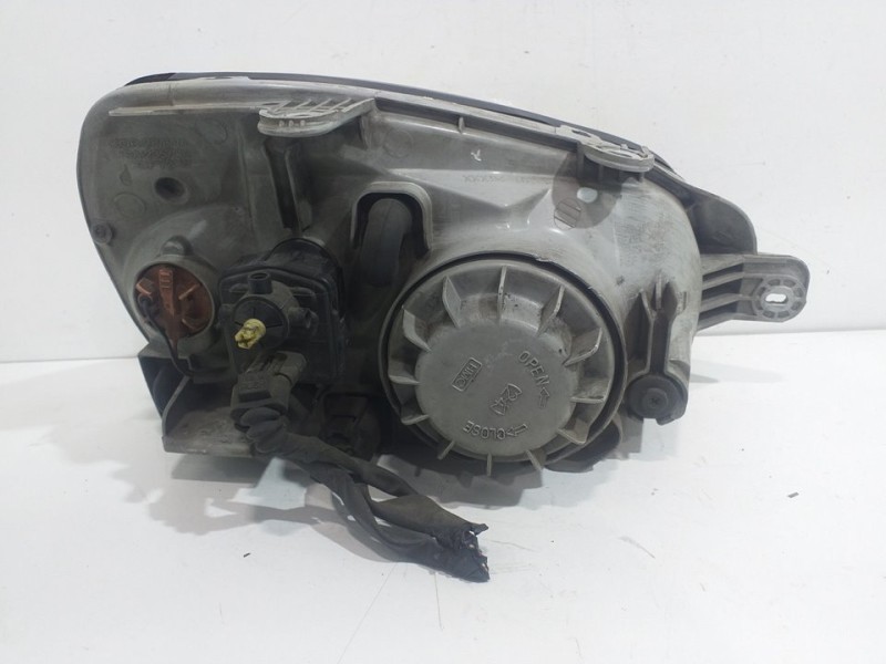 Recambio de faro izquierdo para hyundai santa fe (sm) 2.4 gls referencia OEM IAM 2357NA  