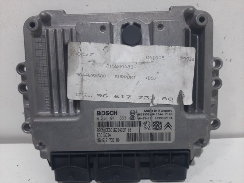 Recambio de centralita motor uce para citroën c4 picasso sx referencia OEM IAM 0281011863 BOSCH 