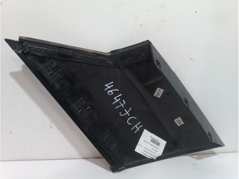 Recambio de molduras traseras para land rover evoque dynamic referencia OEM IAM EJ3229148AB C8C9AT8273 NEGRO