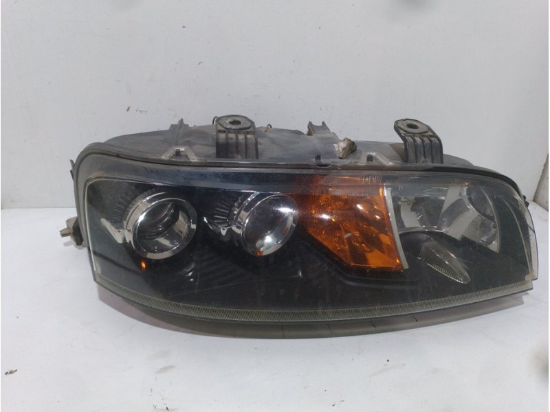Recambio de faro derecho para fiat punto berlina (188) 1.2 16v elx referencia OEM IAM 89100448  