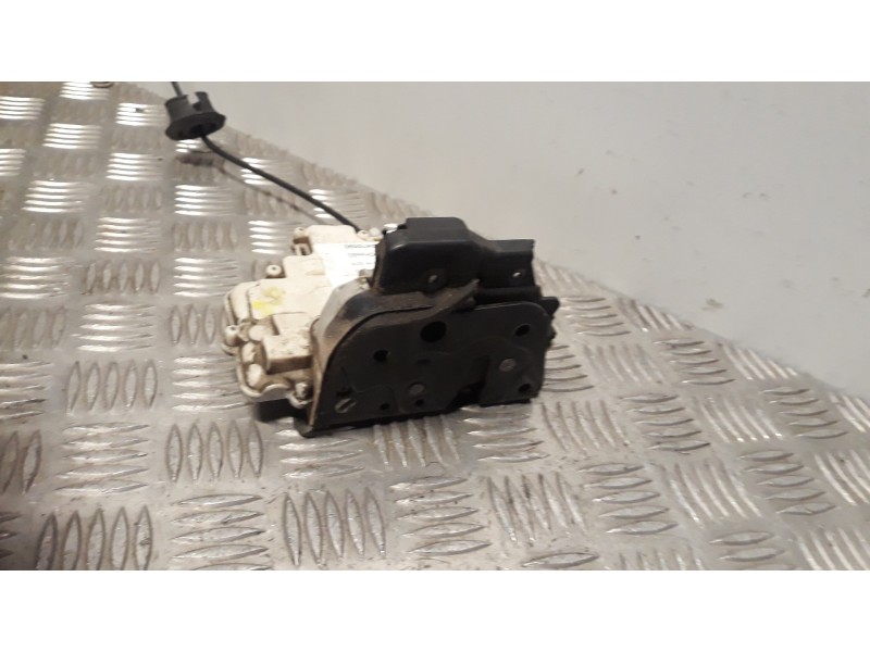 Recambio de cerradura puerta delantera derecha para audi a4 avant (8e) 2.5 tdi referencia OEM IAM 8E1837016  