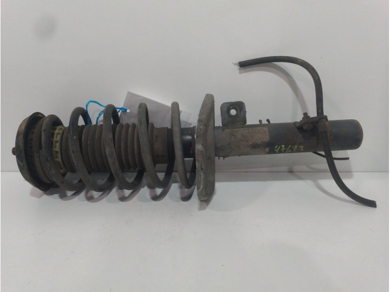 Recambio de amortiguador delantero izquierdo para peugeot 207 xs referencia OEM IAM  520857 