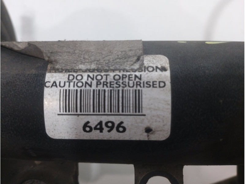 Recambio de amortiguador delantero izquierdo para peugeot 207 xs referencia OEM IAM  520857 