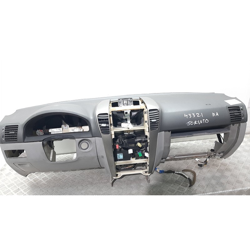 Recambio de salpicadero para kia sorento 2.5 crdi executive (a) referencia OEM IAM 847103E012CQ  