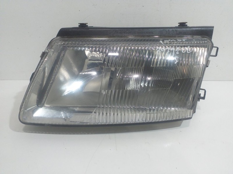 Recambio de faro izquierdo para volkswagen passat berlina (3b2) básico referencia OEM IAM   