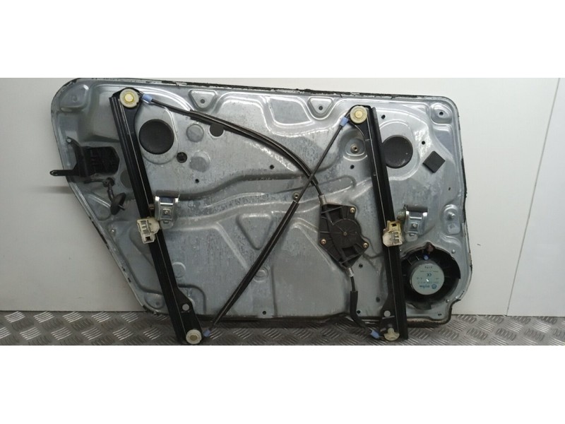 Recambio de elevalunas delantero derecho para volkswagen passat berlina (3b2) básico referencia OEM IAM 3B4837756A  