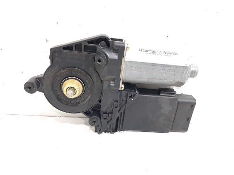 Recambio de motor elevalunas delantero izquierdo para volkswagen passat berlina (3b2) básico referencia OEM IAM 0130821695  