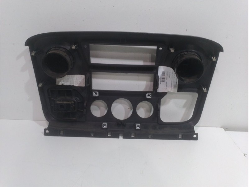 Recambio de moldura para opel movano b pritsche/kipper/koffer kipper l2h1 3,5t referencia OEM IAM 682600025R  