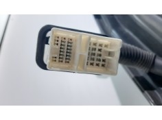 Recambio de puerta delantera derecha para kia sorento 2.5 crdi executive (a) referencia OEM IAM 760043E100 NEGRA  2