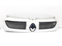Recambio de rejilla delantera para renault trafic combi (ab 4.01) passenger privilege  combi corto referencia OEM IAM  BLANCO