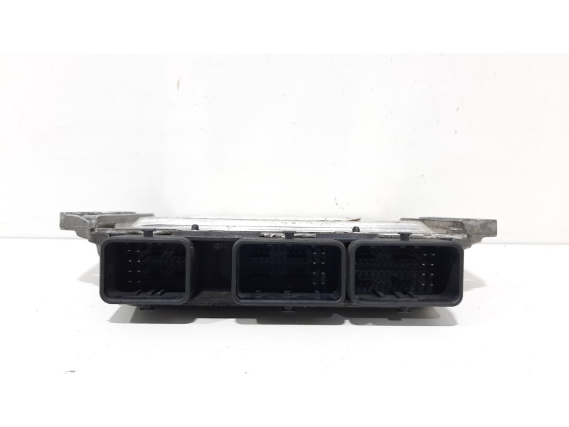 Recambio de centralita motor uce para renault megane ii classic berlina confort authentique referencia OEM IAM 8200321263 820038