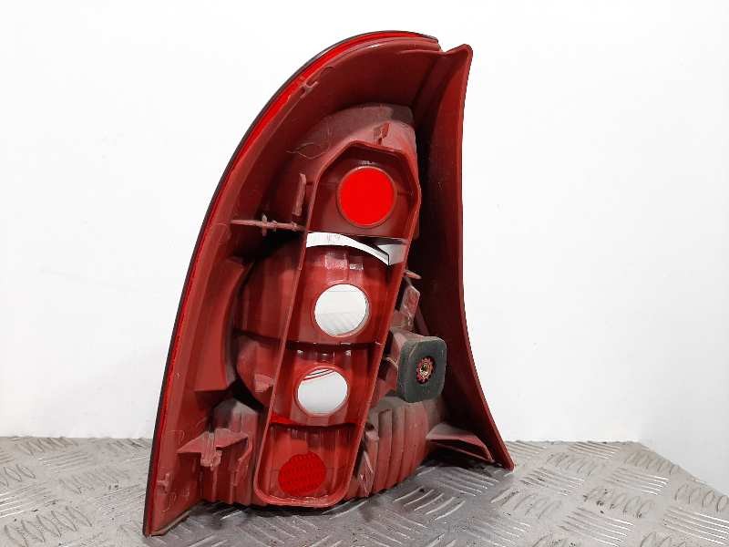 Recambio de piloto trasero derecho para renault clio ii fase ii (b/cb0) extreme referencia OEM IAM 8200917487  