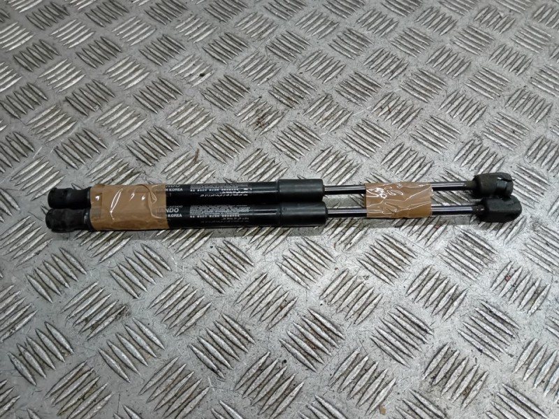 Recambio de amortiguadores capo para hyundai i40 cab bluedrive referencia OEM IAM 811613Z000  