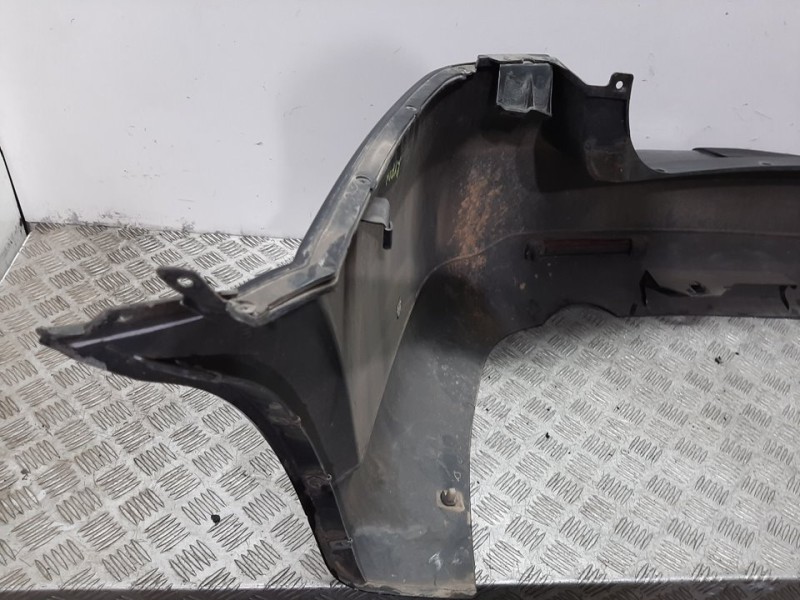 Recambio de paragolpes trasero para ssangyong kyron 200 xdi limited referencia OEM IAM 4081008B01 NEGRO 
