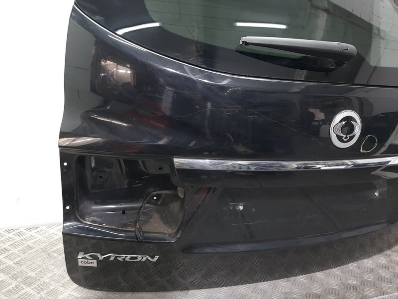 Recambio de porton trasero para ssangyong kyron 200 xdi limited referencia OEM IAM 6400108302 NEGRO 