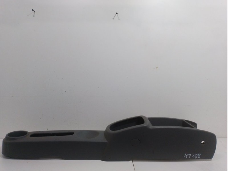 Recambio de apoyabrazos central para daewoo kalos 1.2 se referencia OEM IAM 96538056  