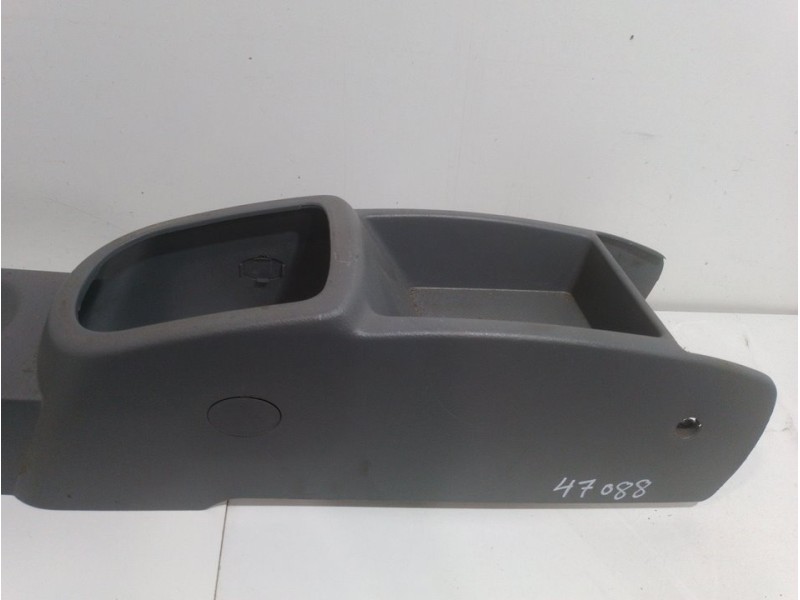 Recambio de apoyabrazos central para daewoo kalos 1.2 se referencia OEM IAM 96538056  