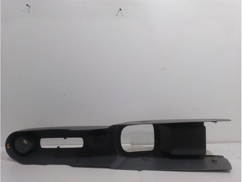 Recambio de apoyabrazos central para daewoo kalos 1.2 se referencia OEM IAM 96538056  