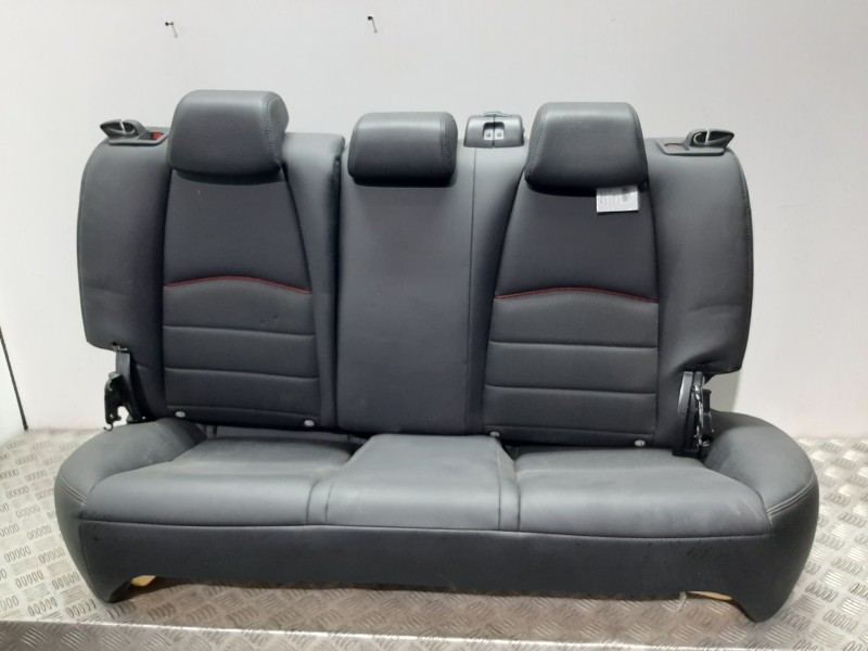 Recambio de asientos traseros para mazda cx-3 center-line referencia OEM IAM   
