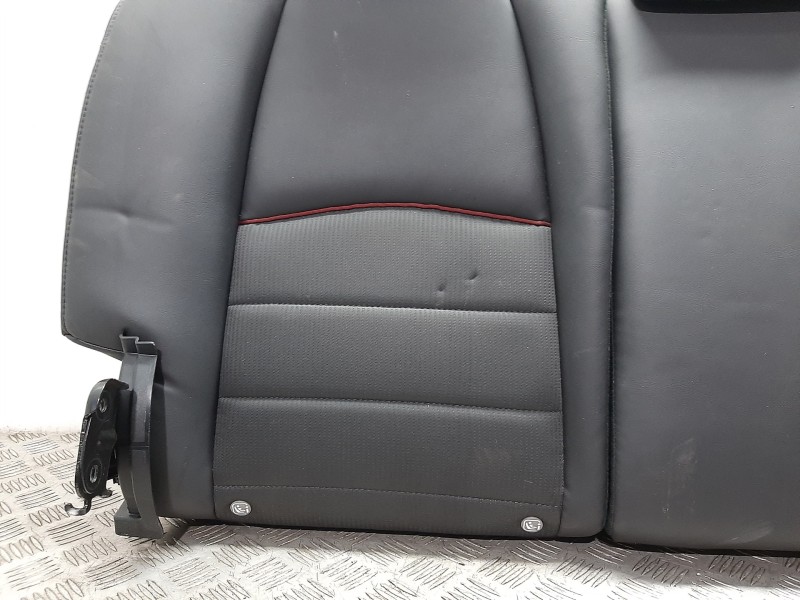 Recambio de asientos traseros para mazda cx-3 center-line referencia OEM IAM   