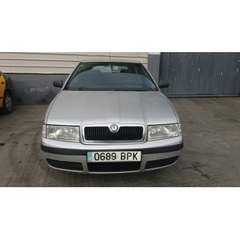 SKODA OCTAVIA BERLINA (1U2)