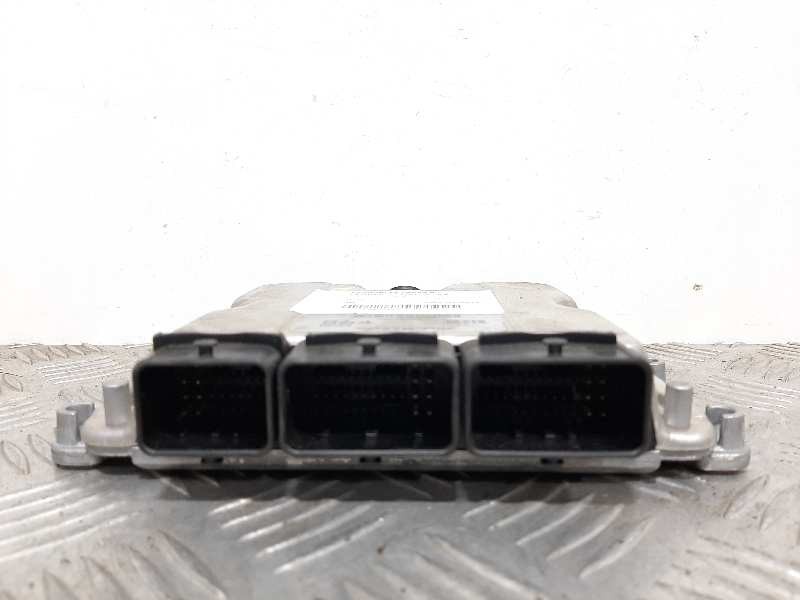 Recambio de centralita motor uce para volvo s40 berlina 1.9 d referencia OEM IAM 0281010440 HOM8200065994 