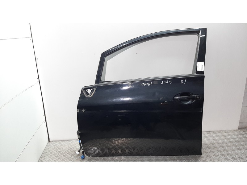 Recambio de puerta delantera izquierda para toyota auris live referencia OEM IAM  NEGRO 