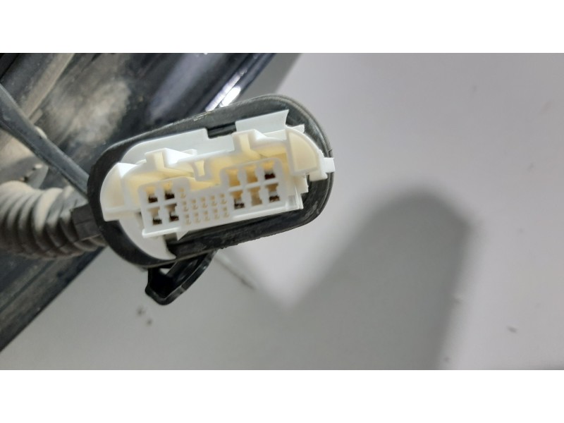 Recambio de puerta trasera izquierda para toyota auris live referencia OEM IAM  NEGRO 