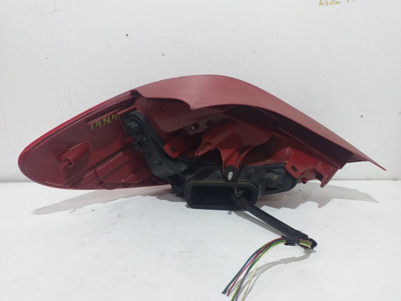 Recambio de piloto trasero derecho para peugeot 207 confort referencia OEM IAM 6351HQ  