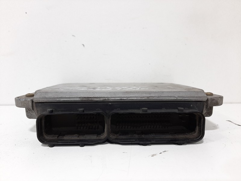 Recambio de centralita motor uce para opel astra g berlina comfort referencia OEM IAM 0281001674 90562574 