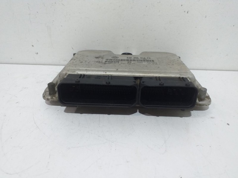 Recambio de centralita motor uce para seat leon (1m1) stella referencia OEM IAM 0281010686  