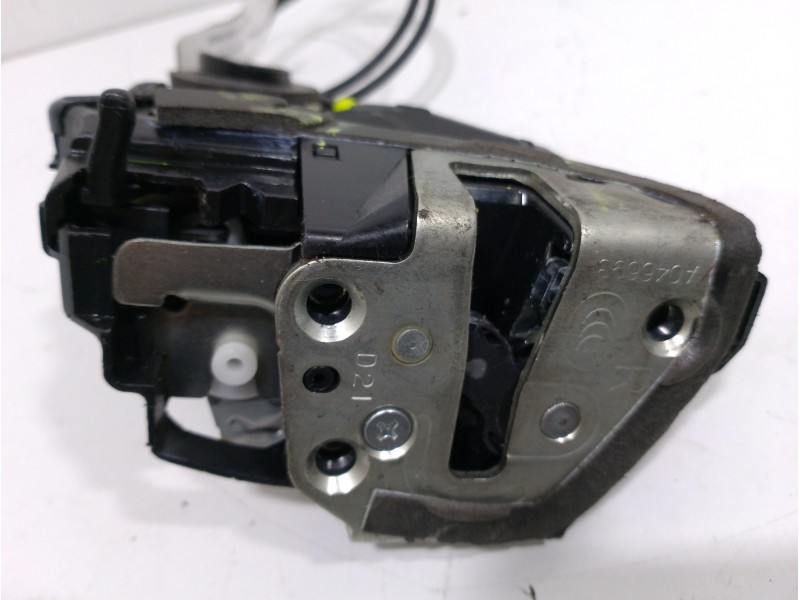 Recambio de cerradura puerta trasera derecha para toyota auris live referencia OEM IAM  2 PINES 