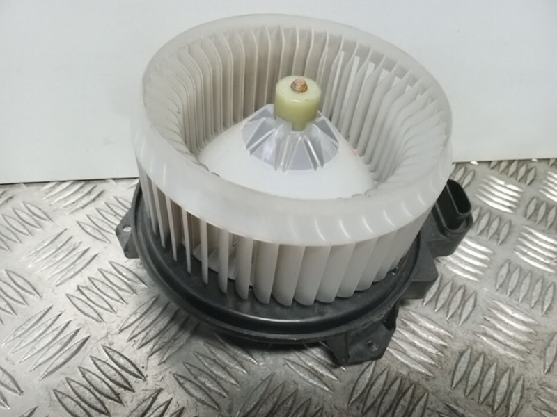 Recambio de motor calefaccion para toyota auris live referencia OEM IAM AV2727008103  