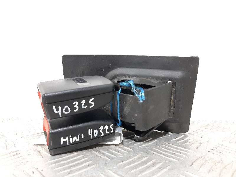 Recambio de enganche cinturon trasero central para mini mini (r50,r53) one referencia OEM IAM 7055957  