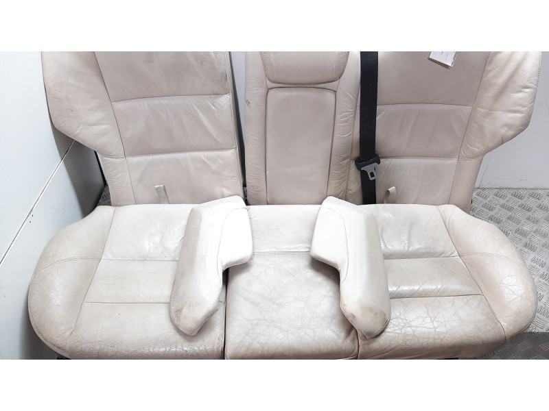 Recambio de asientos traseros para volvo v50 familiar 1.8 kinetic referencia OEM IAM  BEIG 