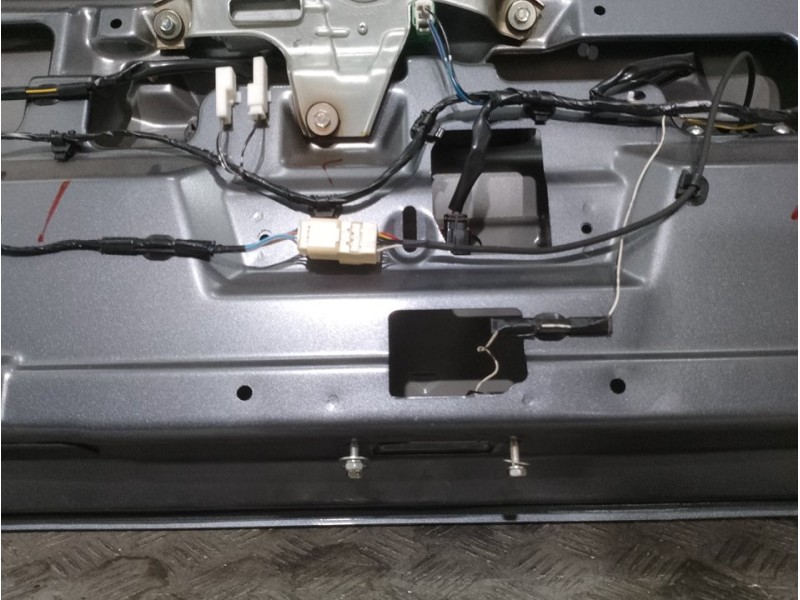 Recambio de porton trasero para citroën c-crosser exclusive referencia OEM IAM 8701Z5 GRIS 